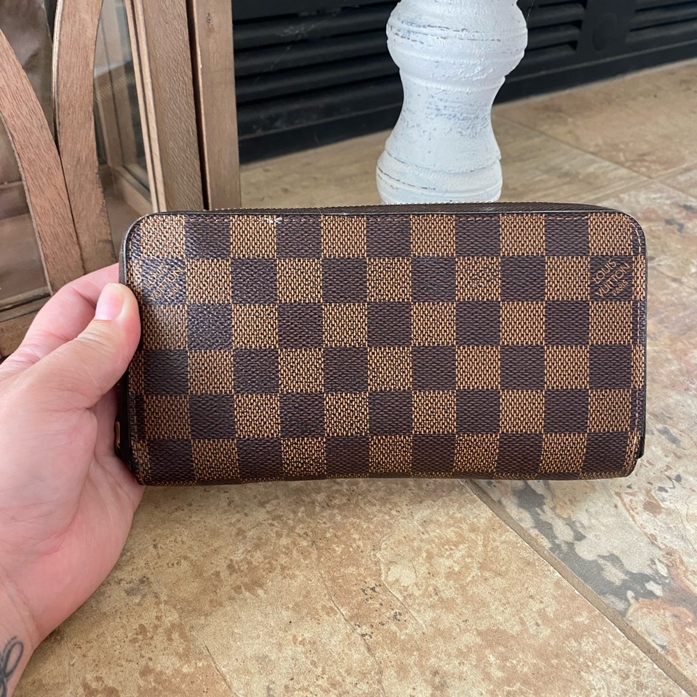 Louis Vuitton Damier Ebene Zippy Wallet - Picture 3 of 12